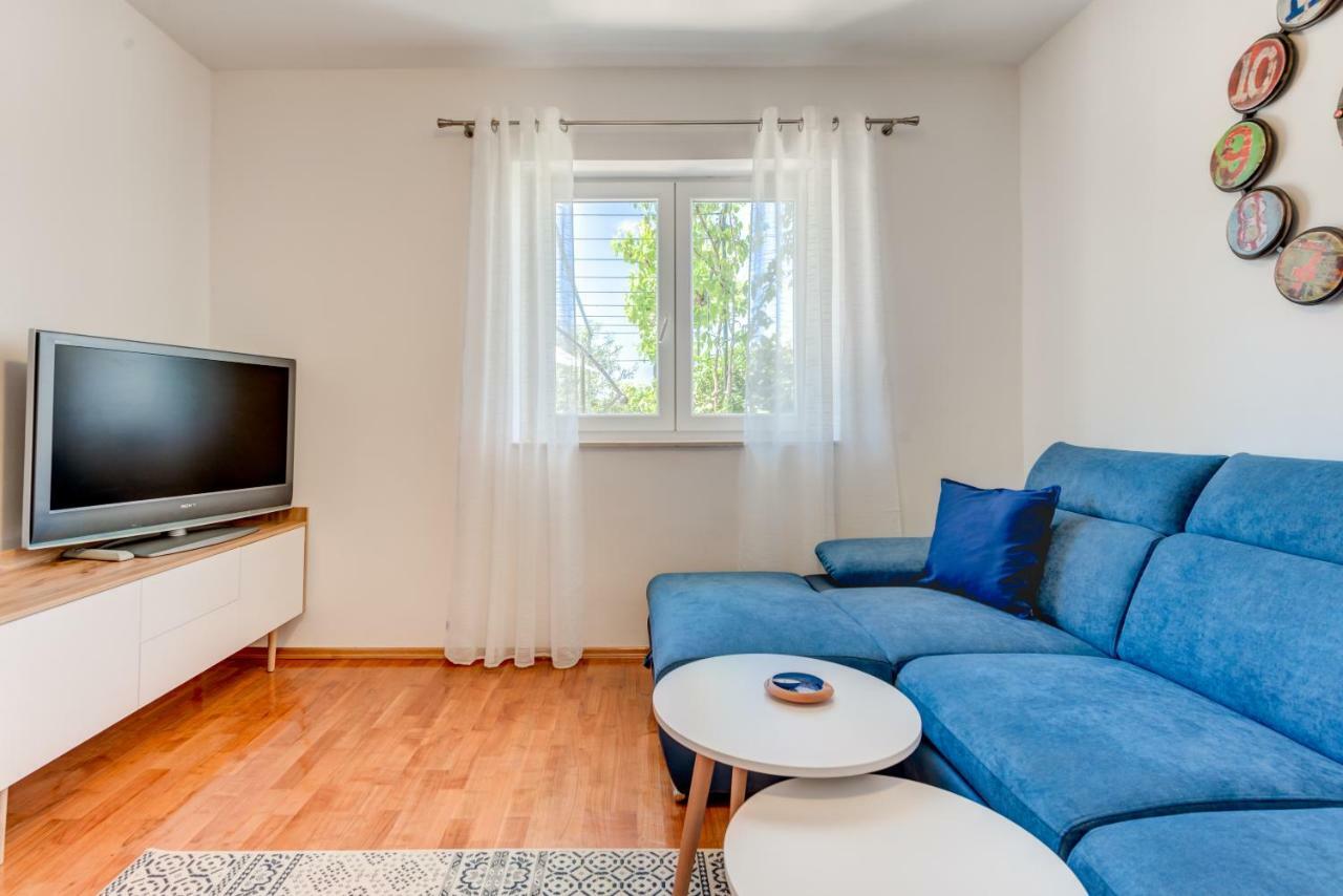 Apartmani Mirta オミシュ エクステリア 写真