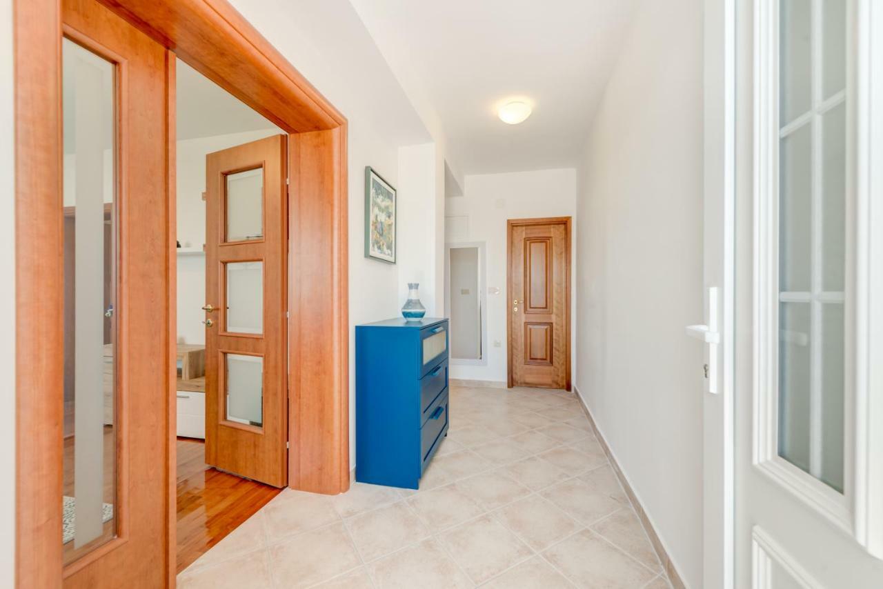 Apartmani Mirta オミシュ エクステリア 写真